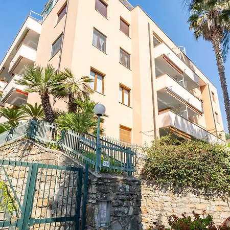 Guesthost - Bright Seaview In سانريمو