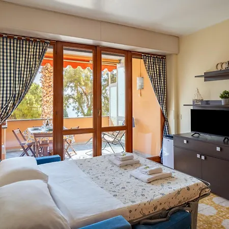 Guesthost - Bright Seaview In Апартаменты *