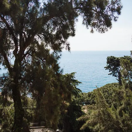 Апартаменты Guesthost - Bright Seaview In *